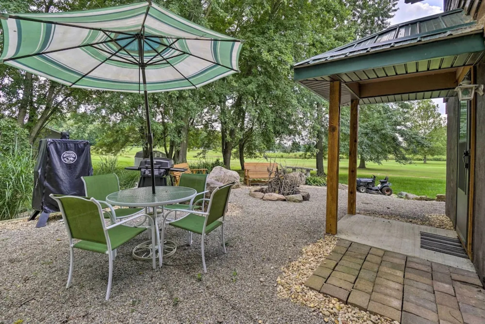 Updated Buckeye Lake Retreat w/ Game Room!