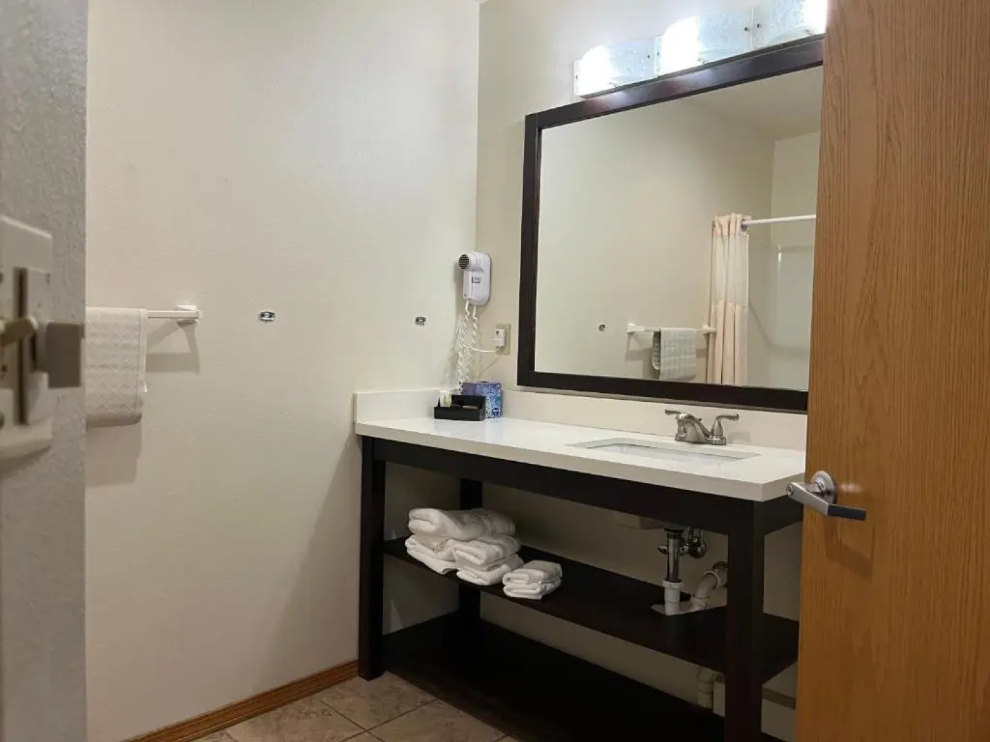 Sunrise Inn Villas and Suites