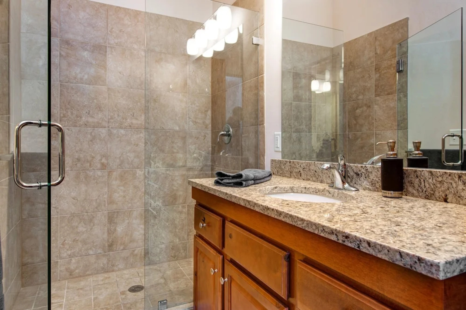 Newpark Townhouse by RedAwning