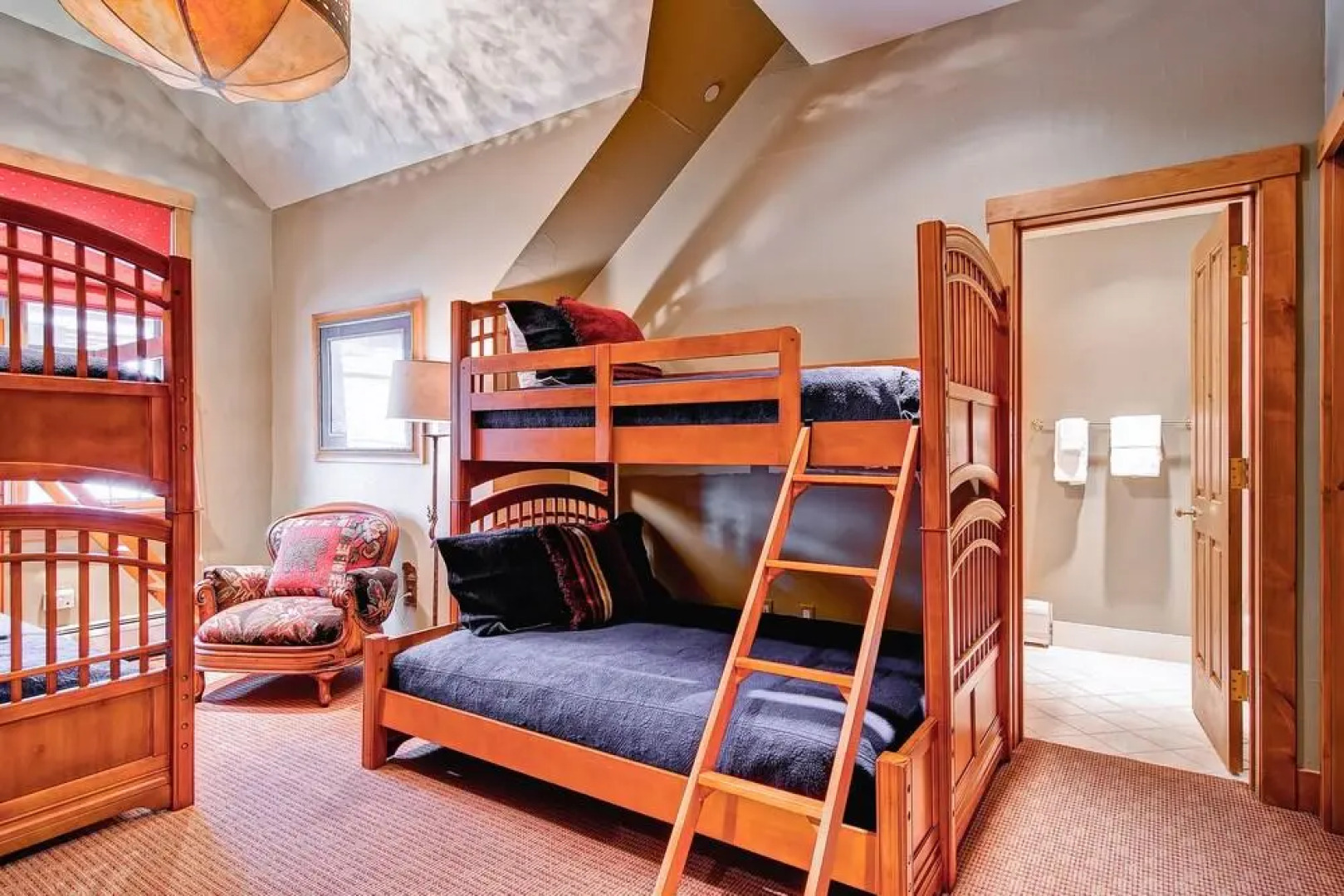 Villa Montane by East West Hospitality