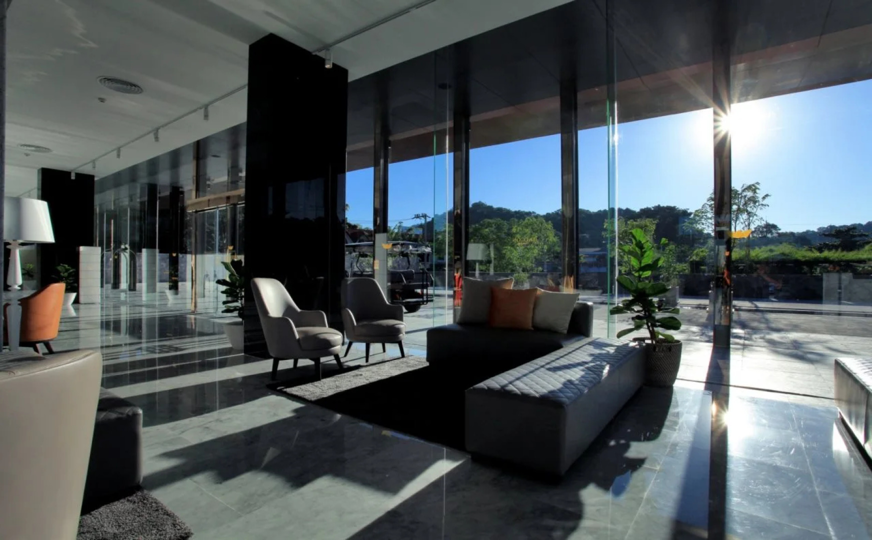 Balcony Seaside Sriracha Hotel & Serviced Apartments