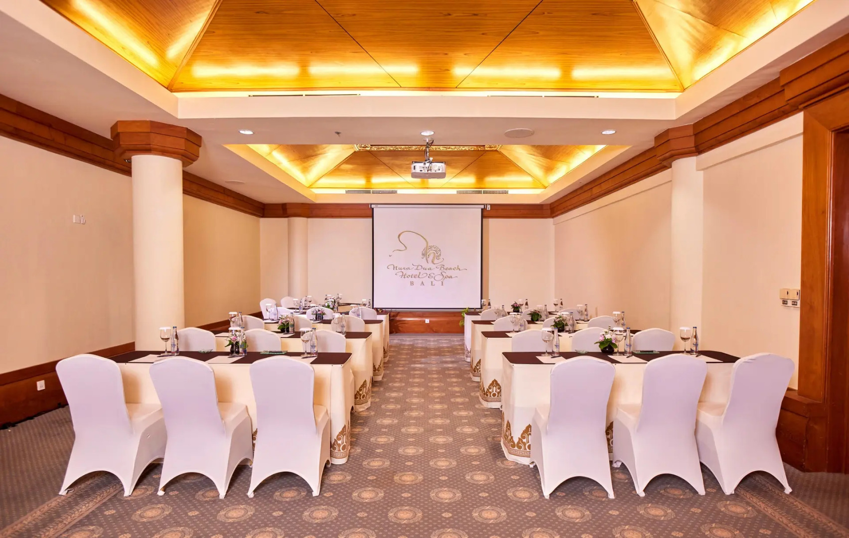 Nusa Dua Beach Hotel and Spa 