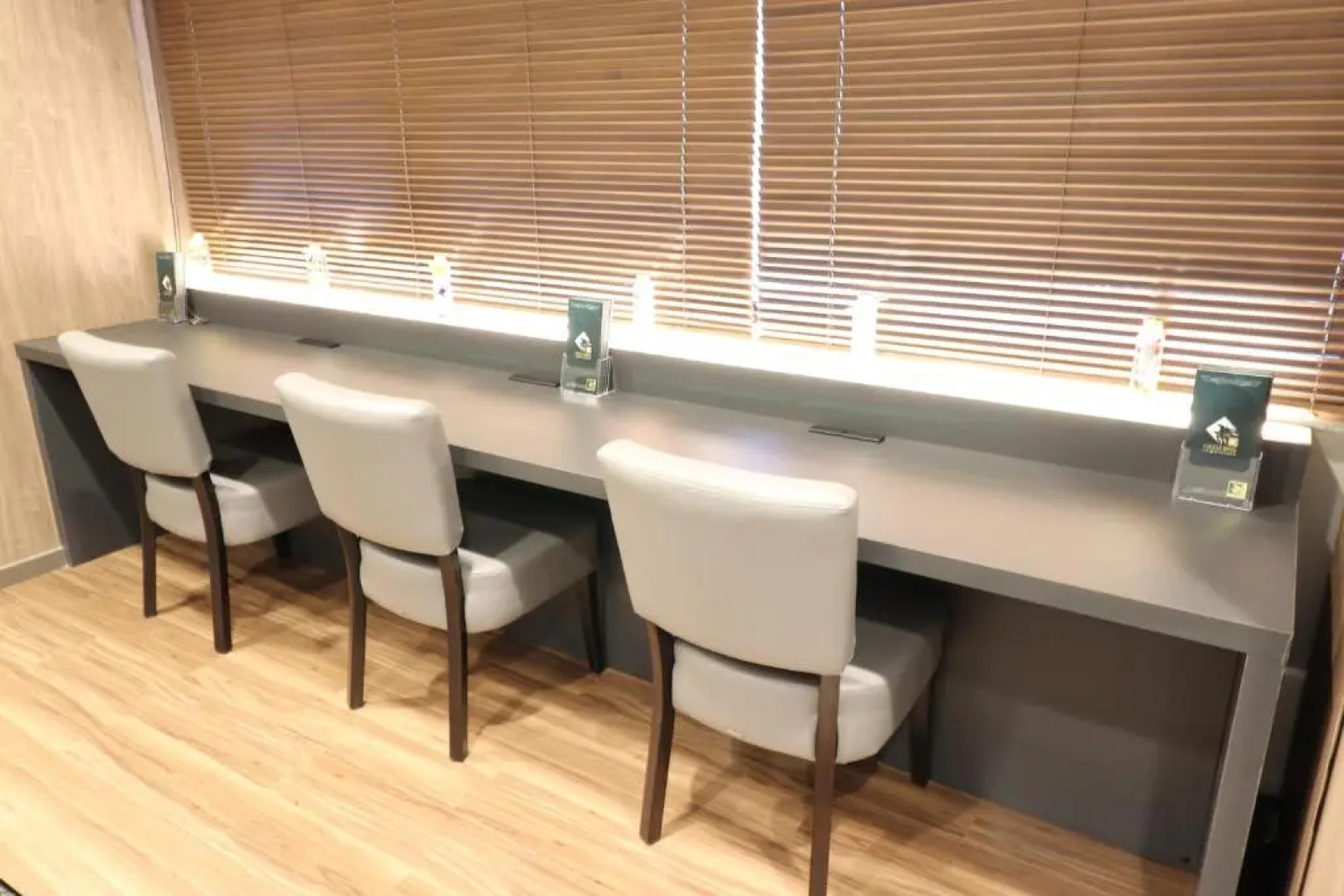 Leo Yu Capsule Hotel Nishifunabashi