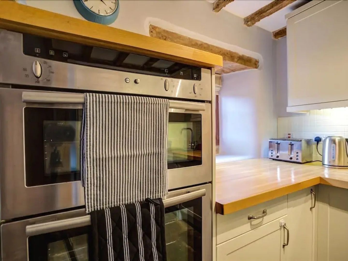 Hollytree Cottage, Chipping Norton