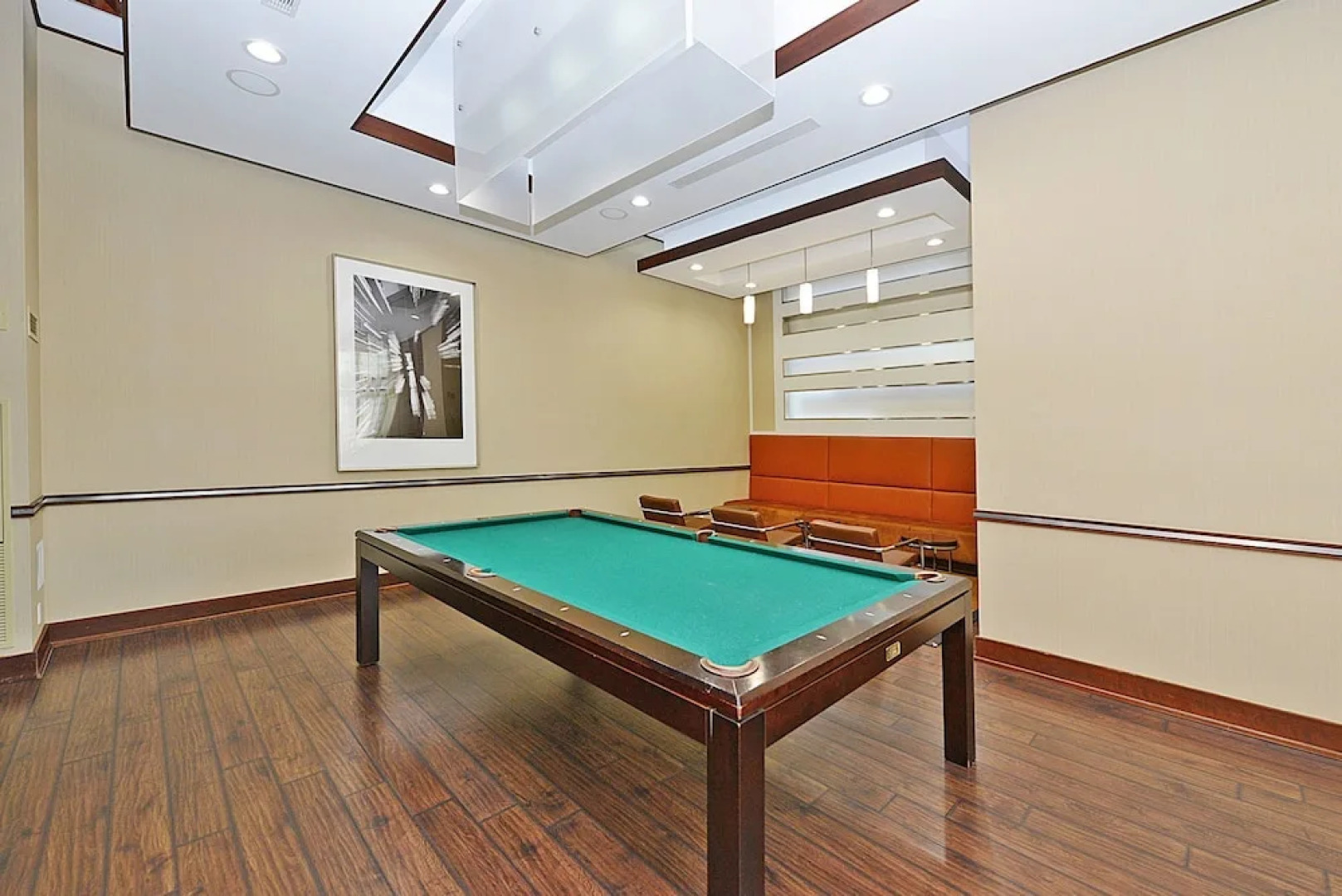 Sarkar Suites - 330 Burnhamthorpe Road