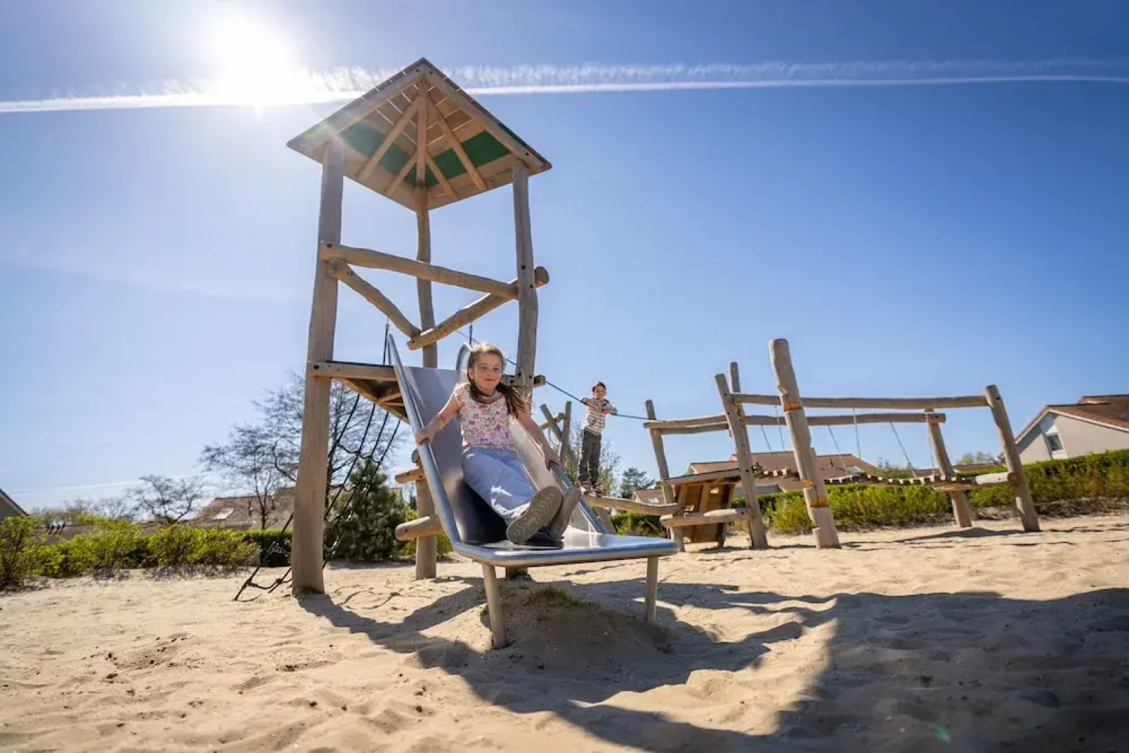 Restyled Bungalow With 2 Bathrooms, Near the Beach