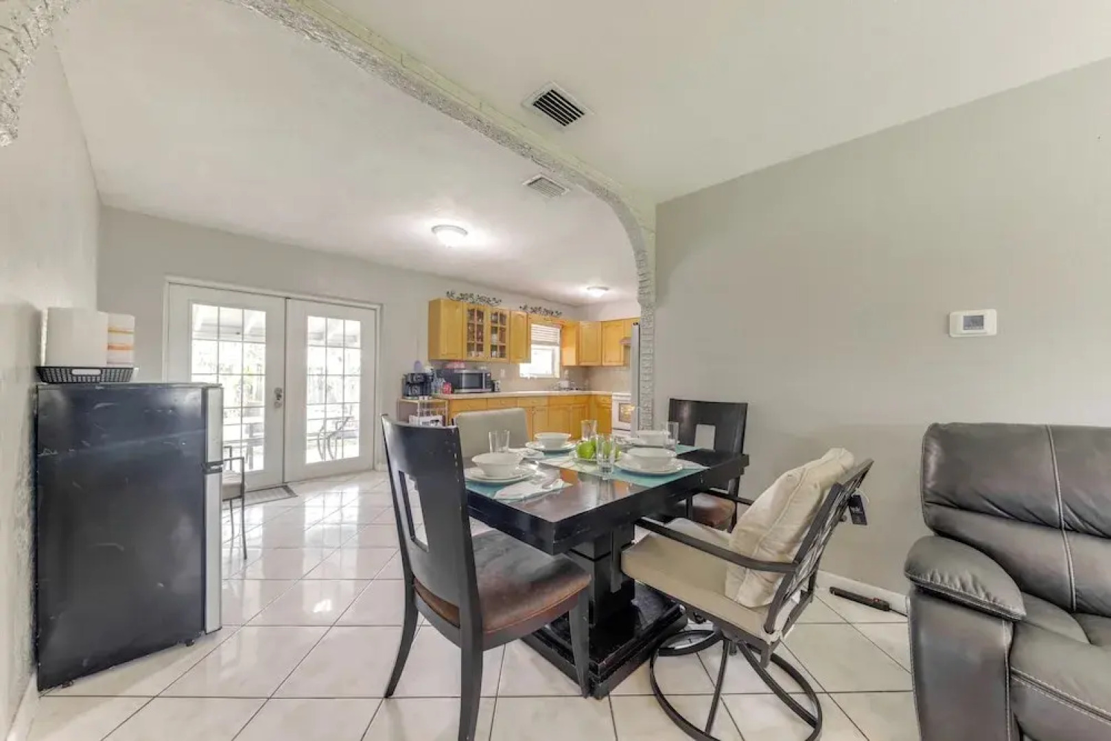 Fenced-in Yard: Home 3 Mi to Hard Rock Stadium!