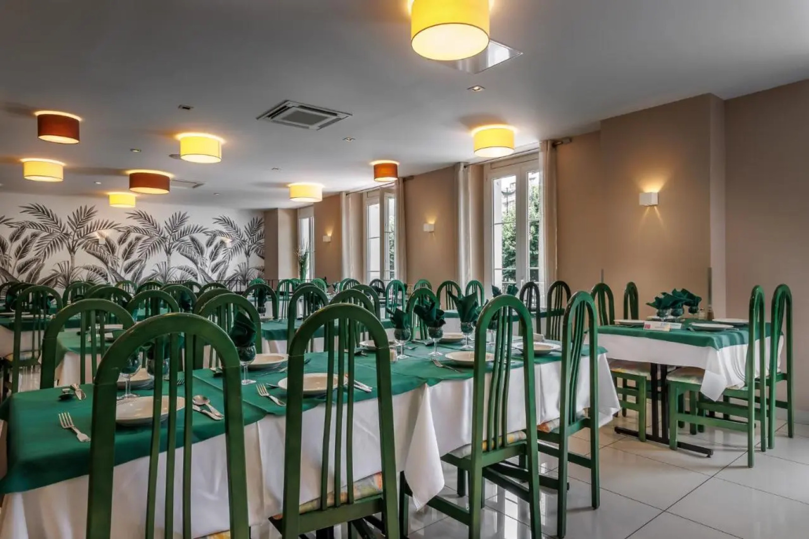 Hotel Saint Louis De France