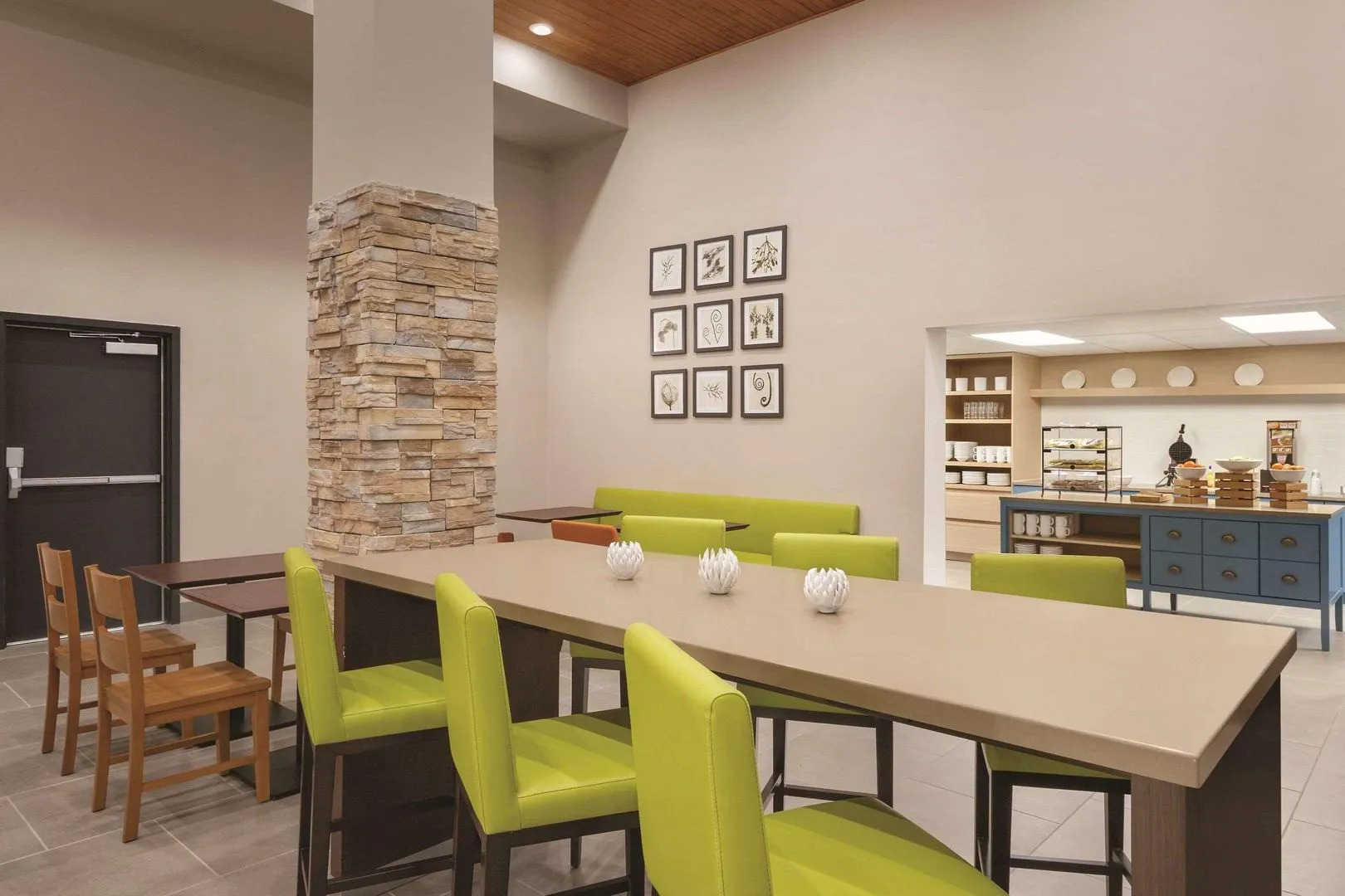 Country Inn & Suites by Radisson Macon West