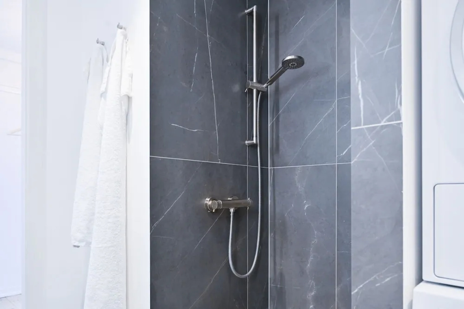 Modern 2-bedroom Apartment in the Family-friendly Suburbs of Copenhagen