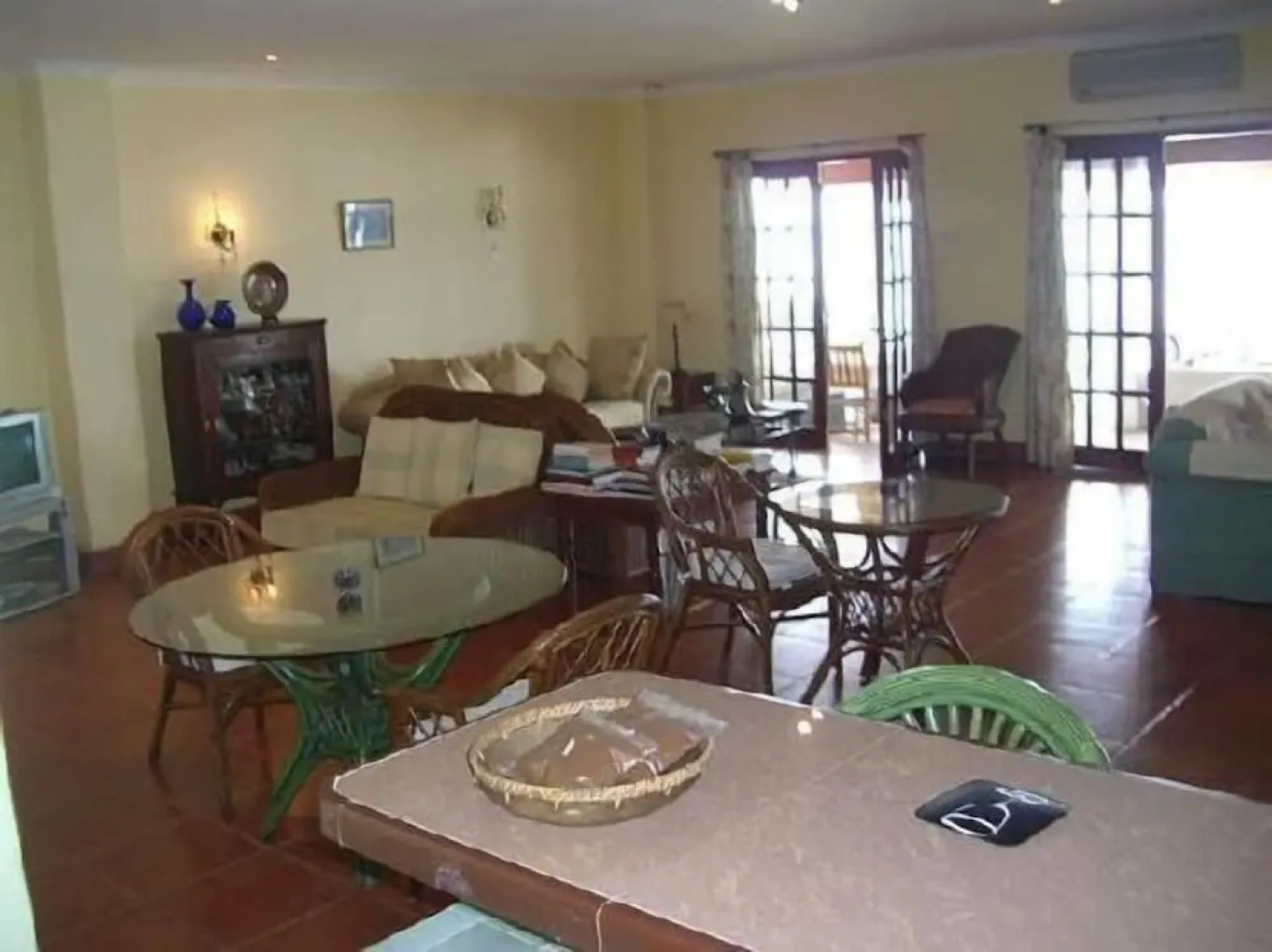 Las Flores Country & Beachside Hotel