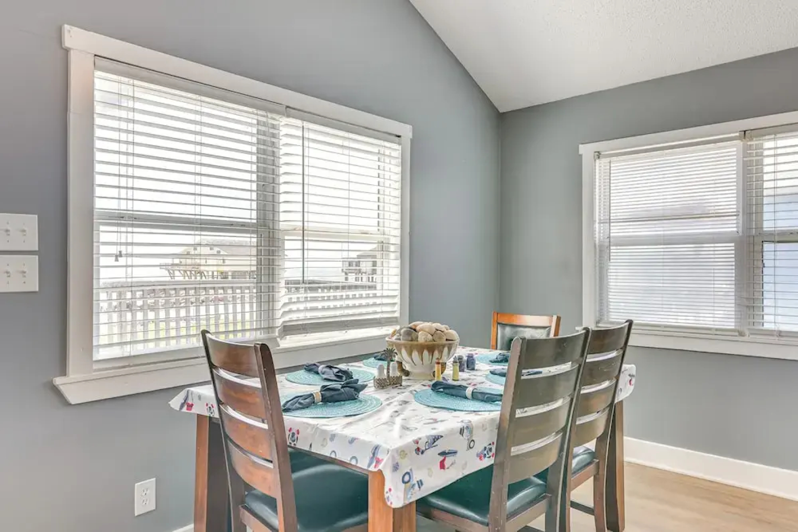 Walk to Beach: Family Getaway By San Luis Pass!