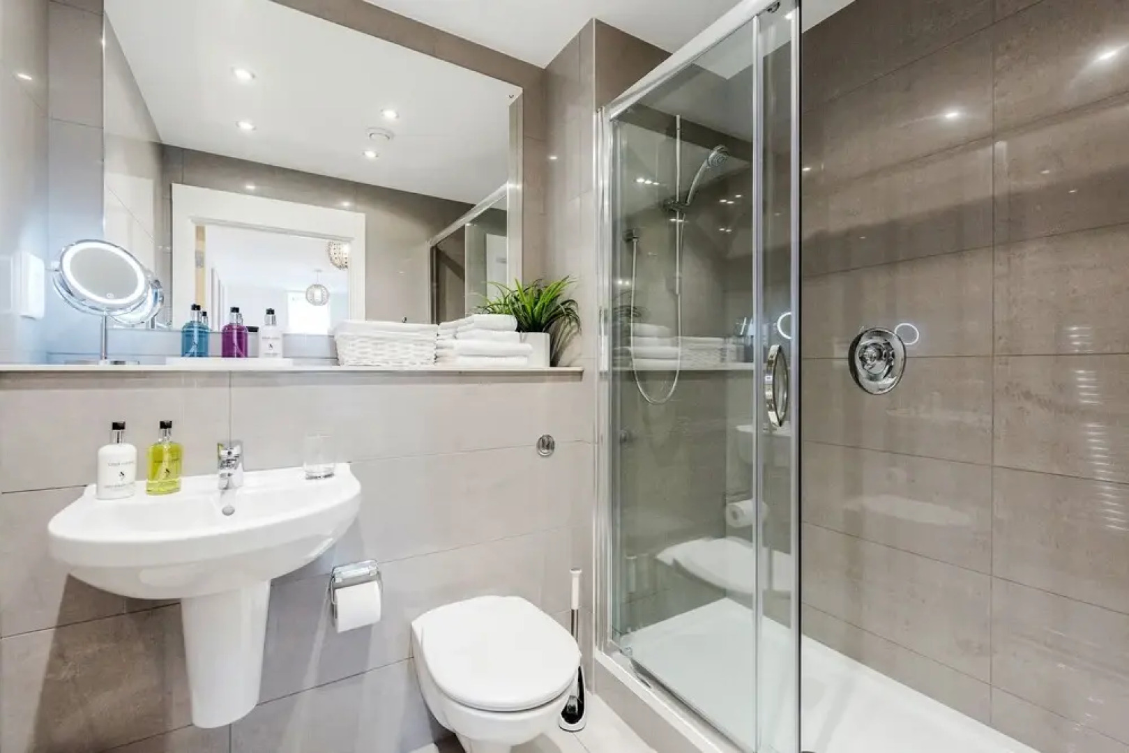 Superior Apartment Bracknell Centre