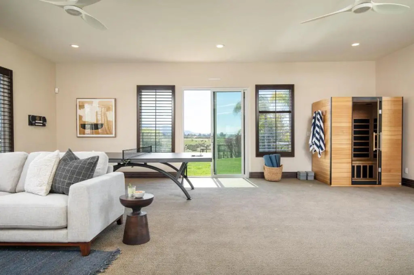 Sky Lantern by AvantStay Stunning Oasis w Pool Hot Tubs Volley Ball Court Home Office