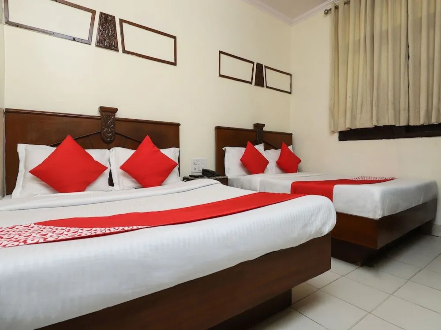 OYO 29389 Delhi Empire