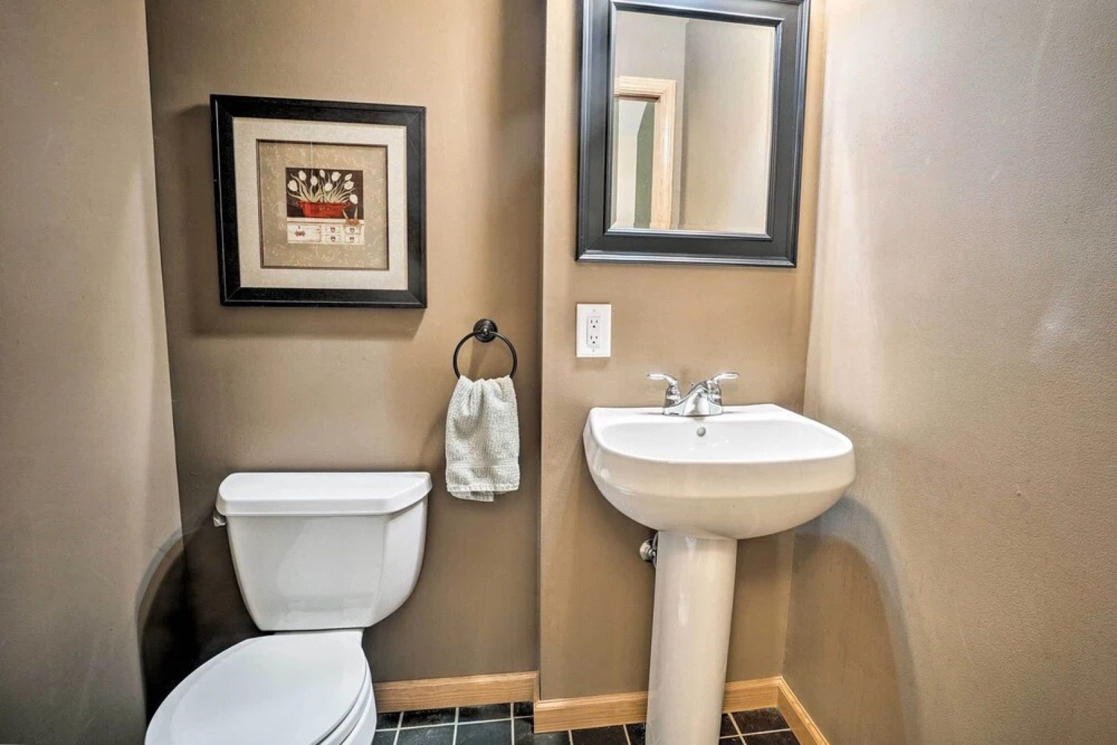 Conneaut Lake Home With Yard, 1/2 Mi to Beach/park