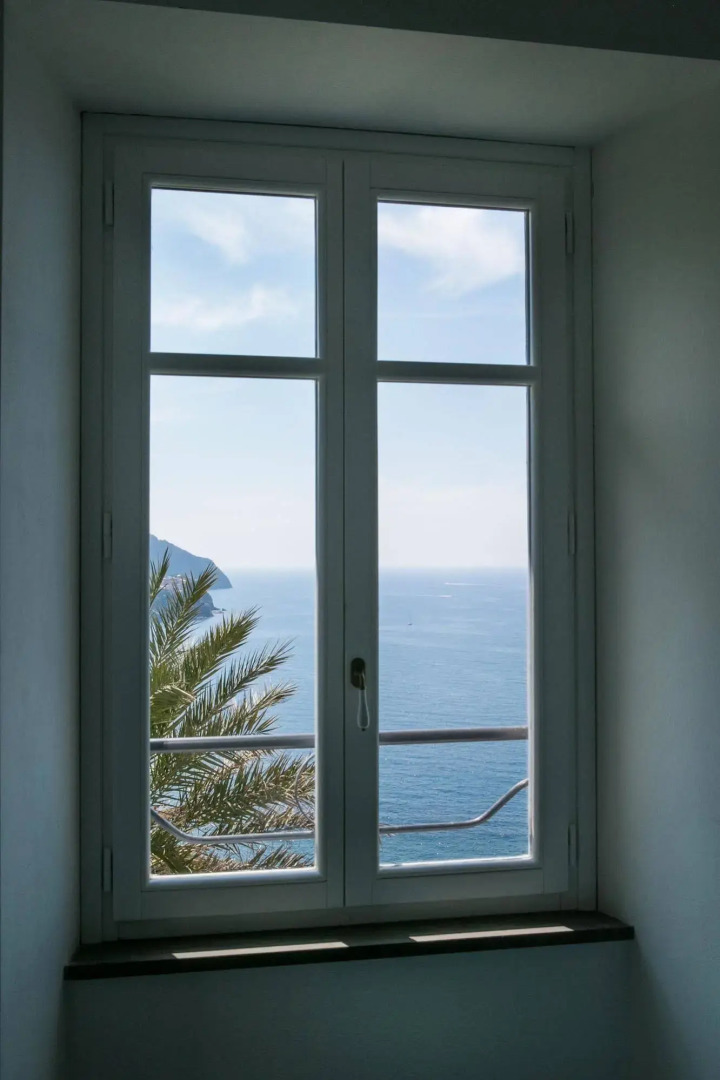 Hanging Garden with Air Conditioning