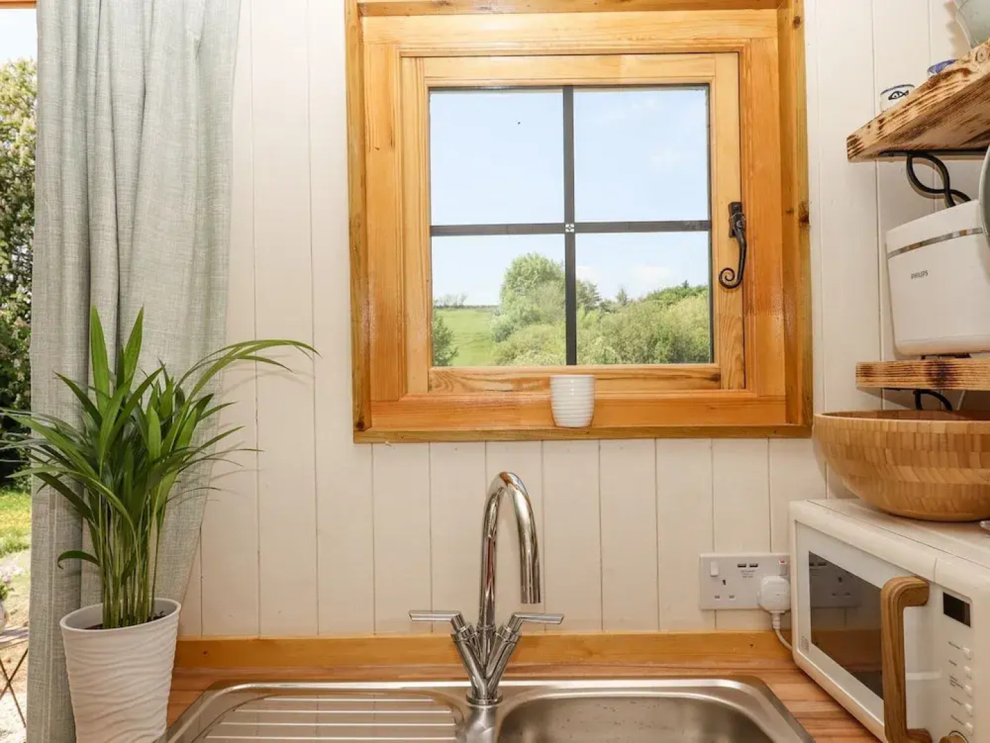 Coombe Valley Shepherd's Hut