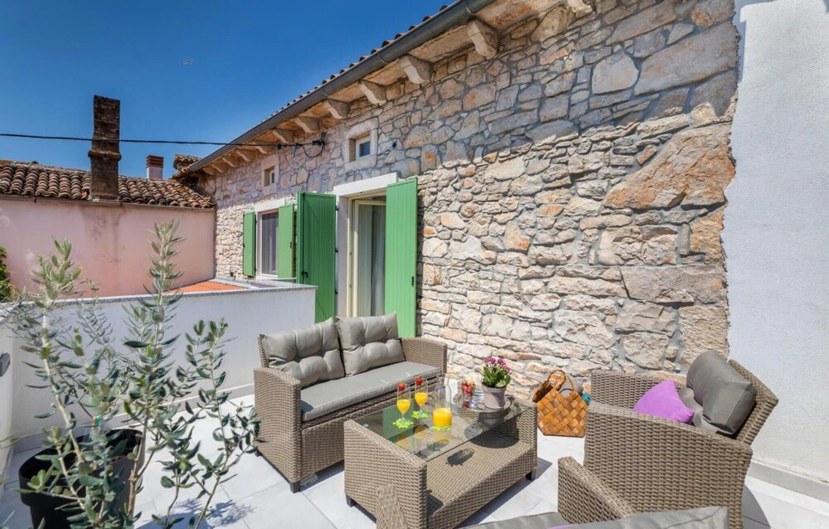 Beautiful Home in Duga Uvala With Wifi and 2 Bedrooms