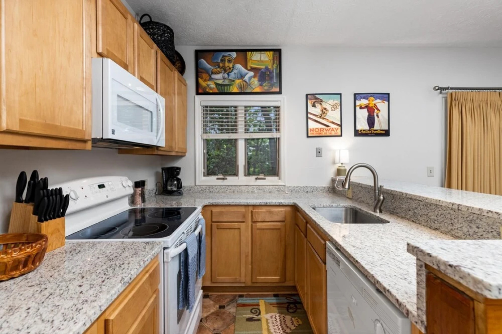 Summer 2B 2B Condo Wintergreen Ridges Pool Access