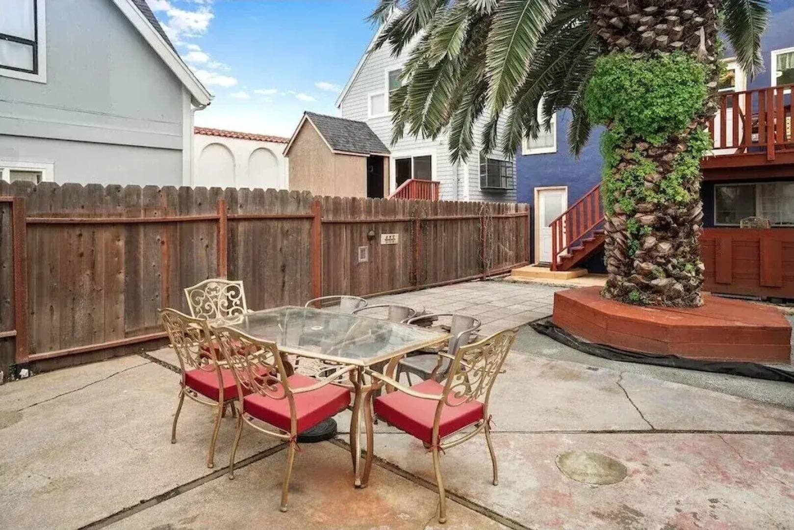 Coast PalmTree Yard 2BR Block from Beach