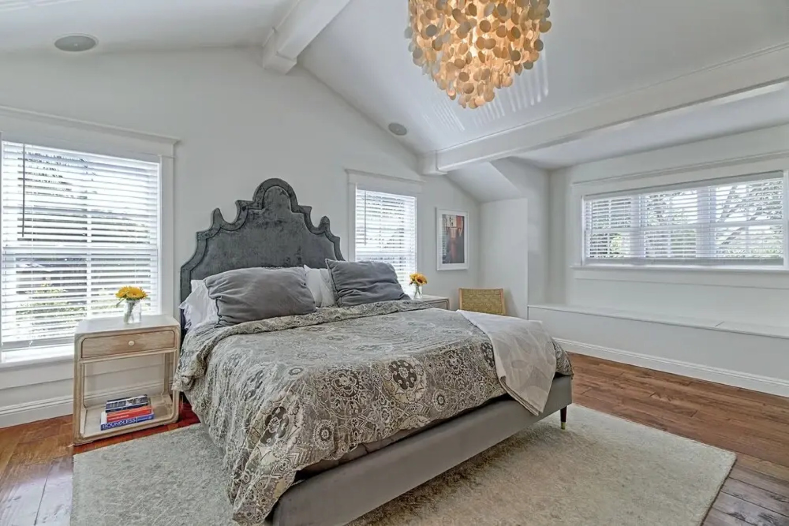 Montecito Luxe Home "location, Location, Location!!" 4 Bedroom Residence by Redawning