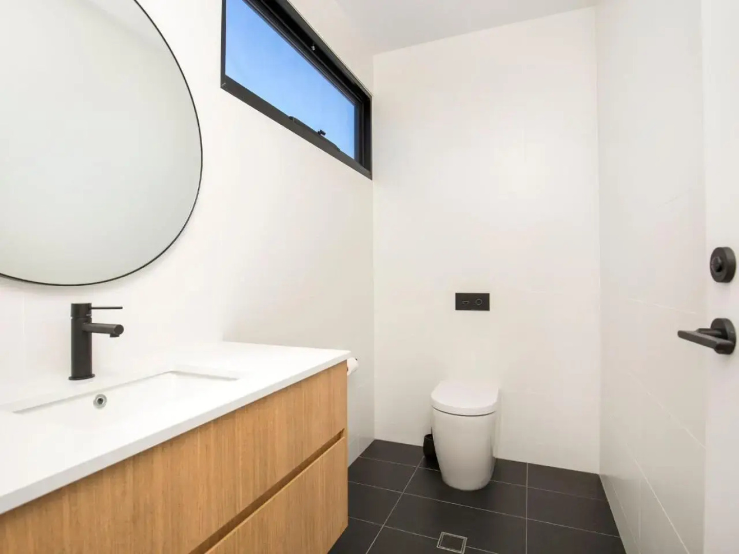 Banksia I Absolute Beachfront