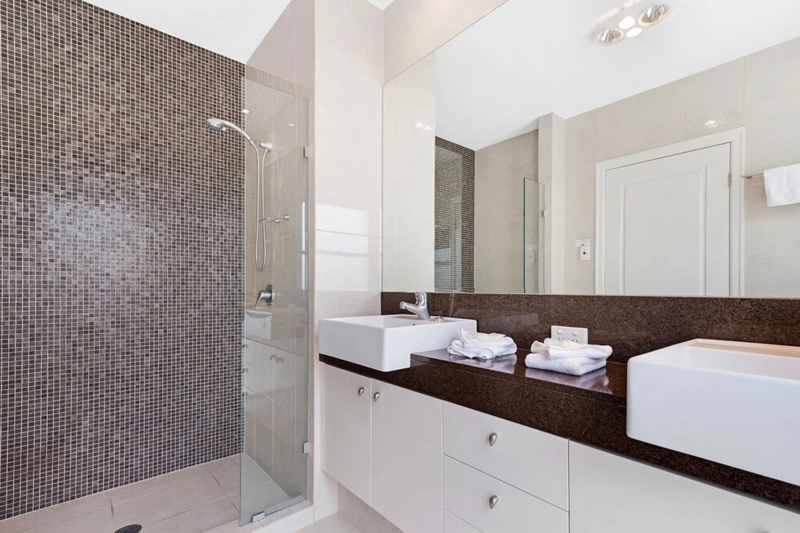 Riverview Luxury Retreat