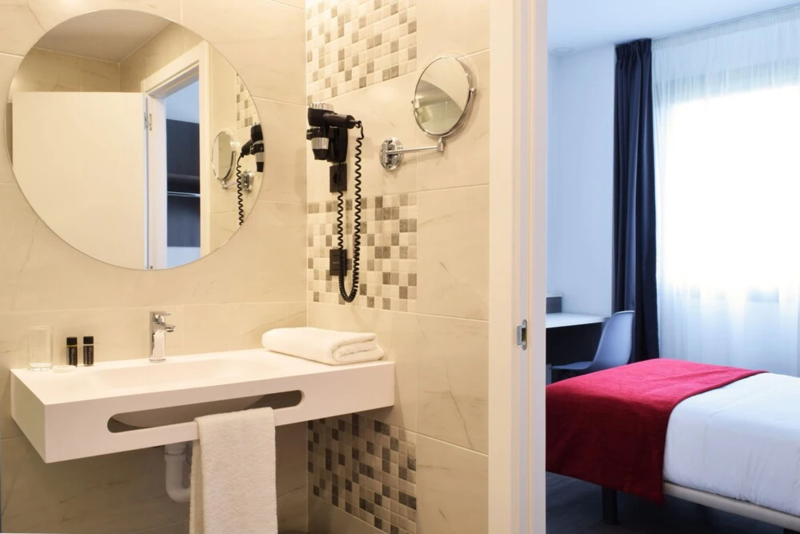 Отель New Bilbao Airport