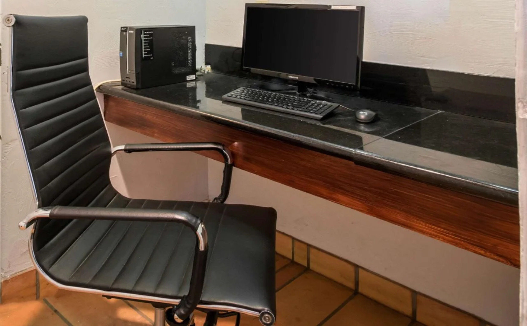 Quality Inn & Suites Jacksonville-Baymeadows