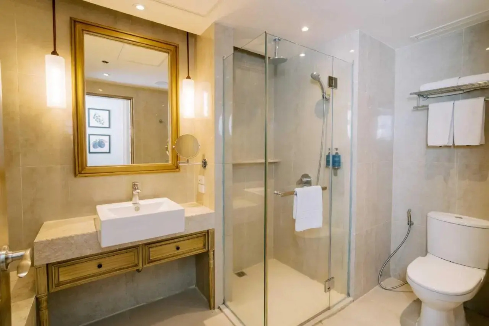 Scenic Tagaytay Getaway with Taal Views