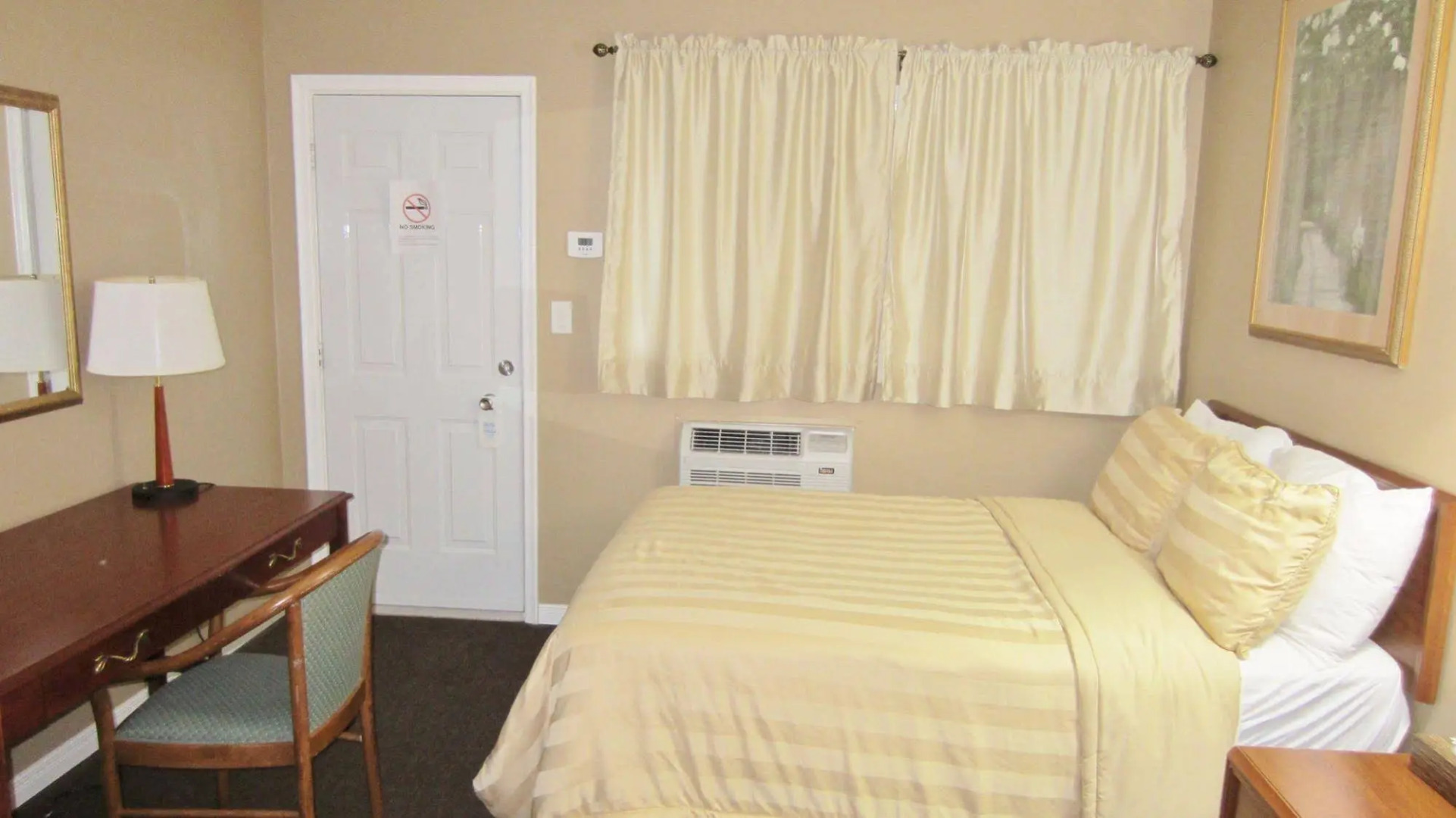 Village Inn & Suites