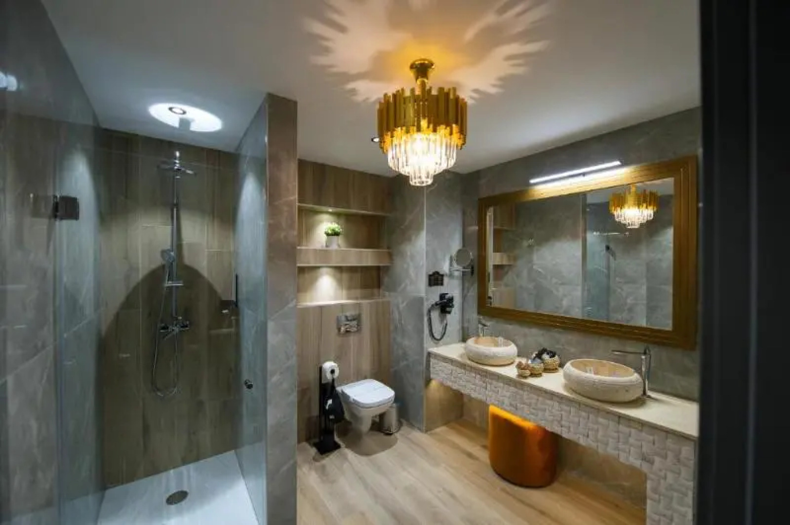 Elexus Poiana Brasov