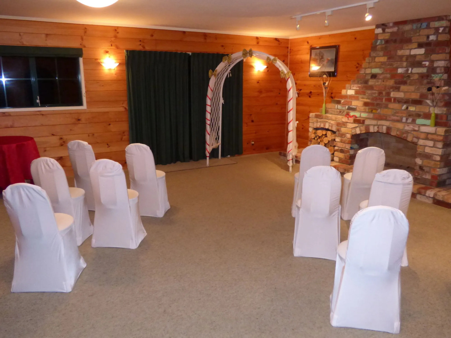 Cedarwood Lakeside Motel & Conference Venue