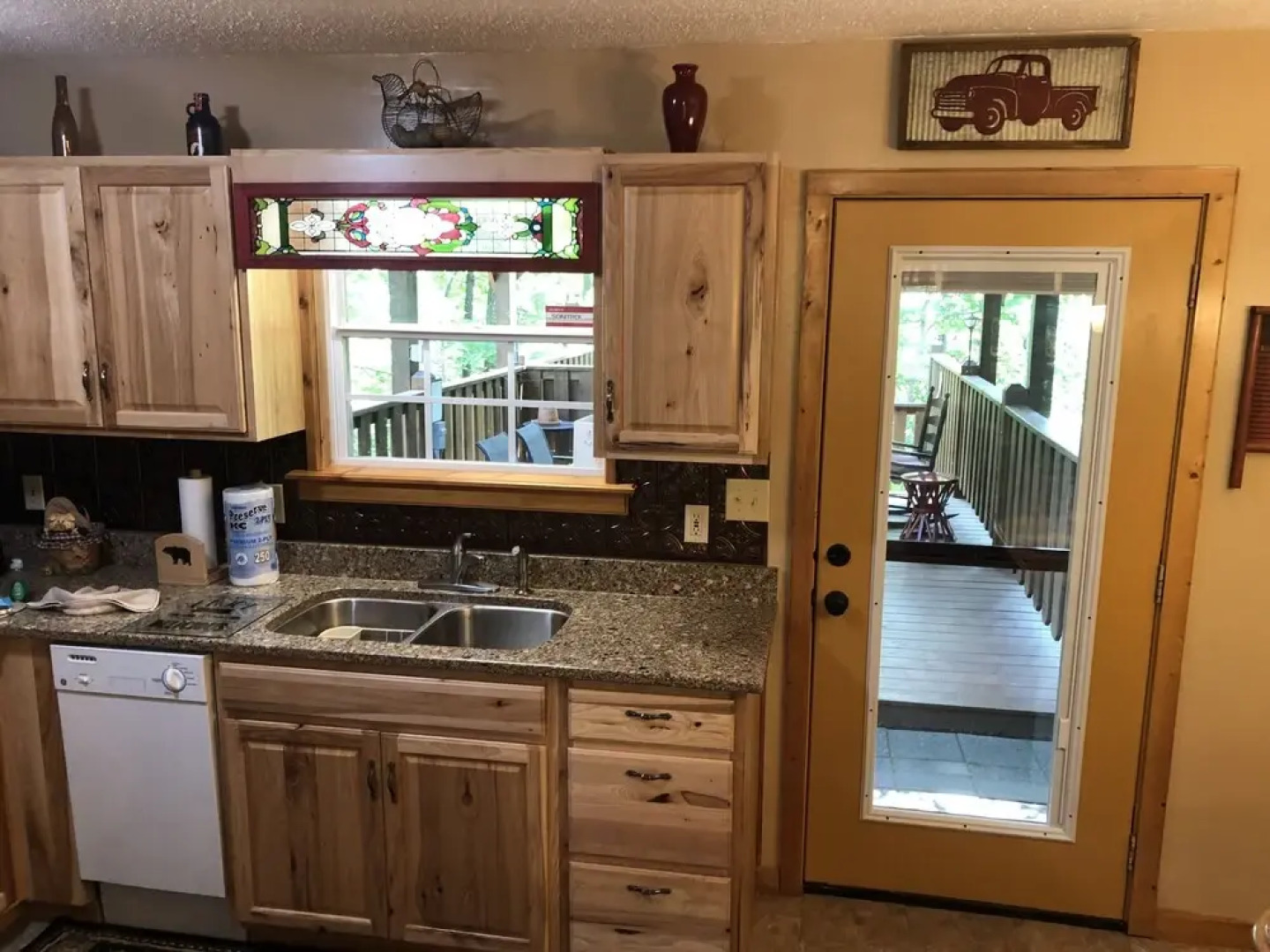 Amazing Dreams 2 Bedroom Cabin by RedAwning