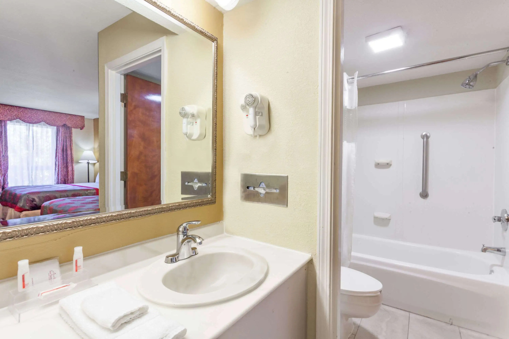 Ramada by Wyndham Lebanon