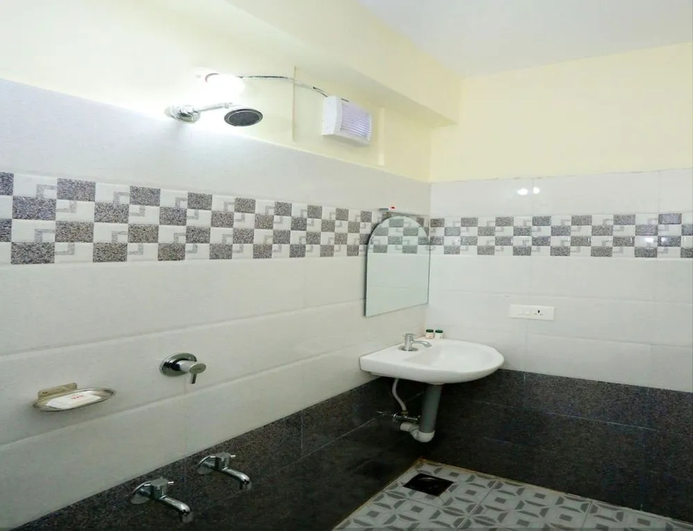 OYO 10149 Noor Residency