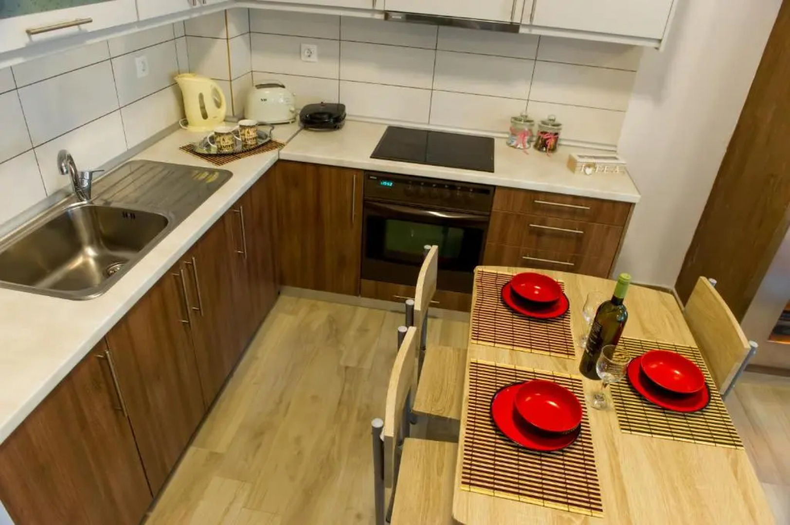 To petrino holidays house