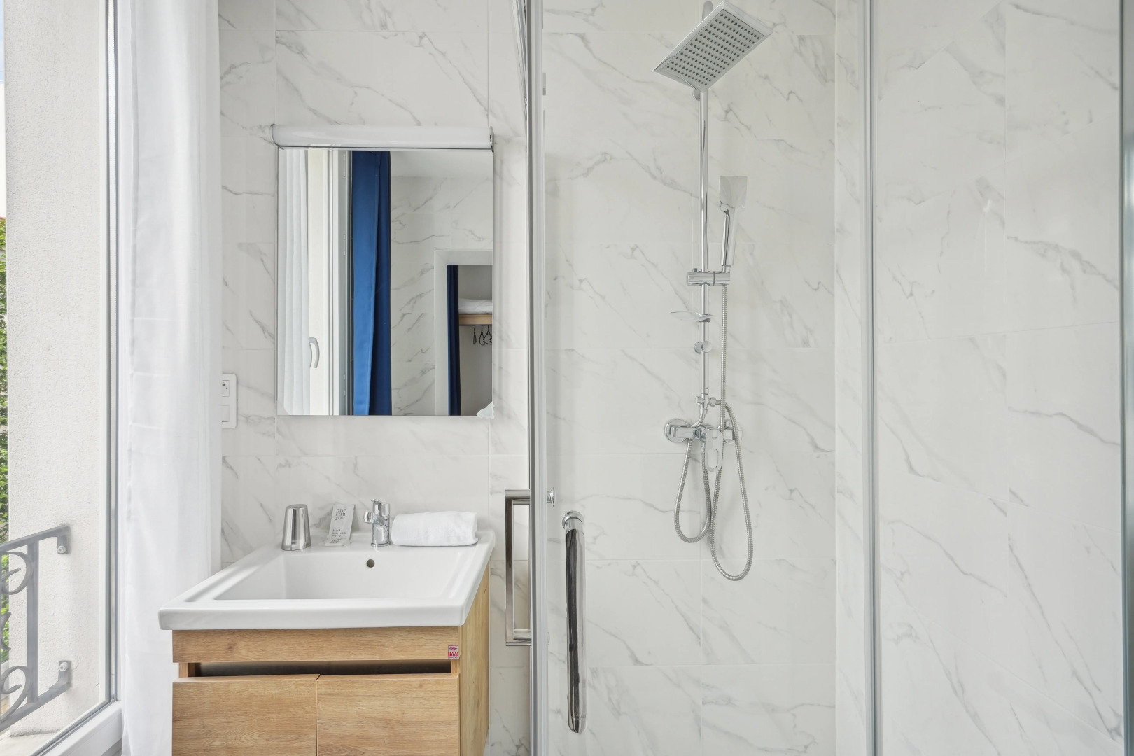 Hotel Le National Clichy Paris