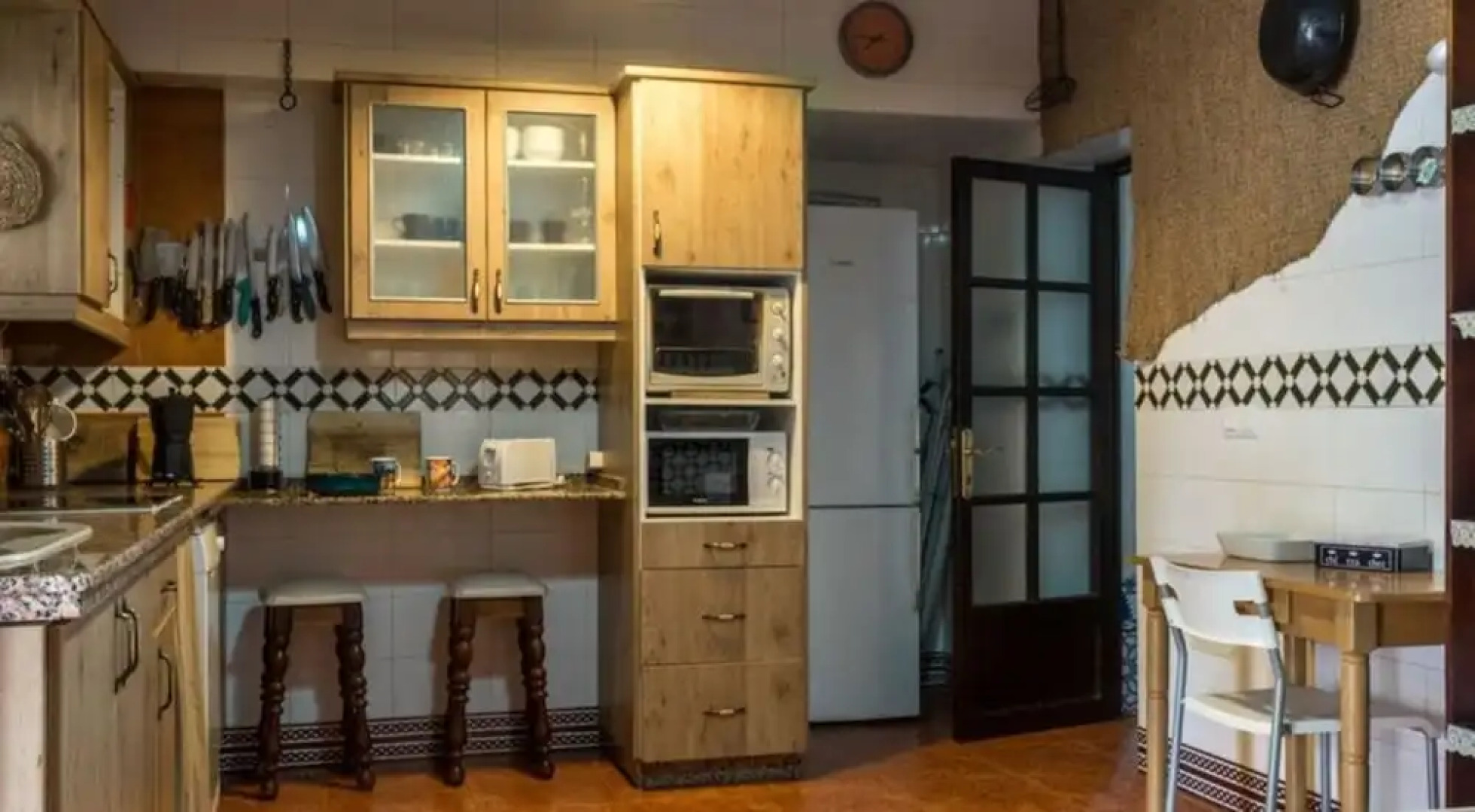 Cadiz 100810 4 Bedroom Holiday home By Mo Rentals