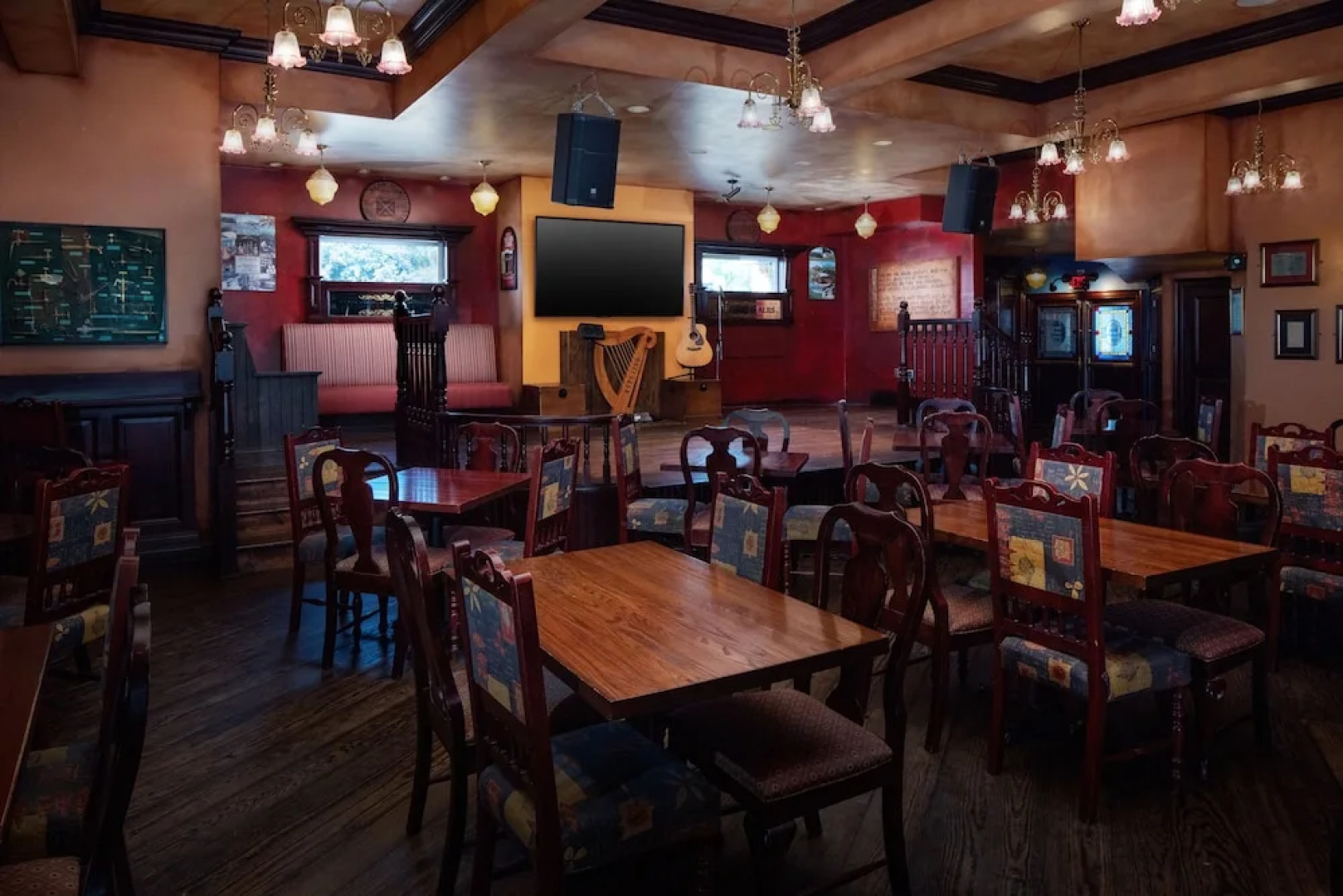 Irish Cottage Inn & Suites