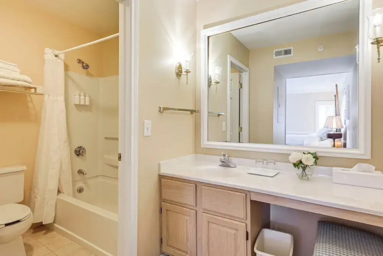 1 Mi to Mohegan Sun: Studio w/ Golf Course Views