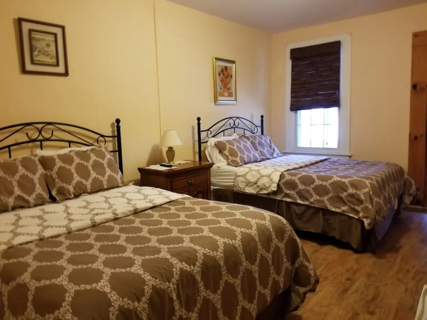 Hammos Pubstaurant and Lodge