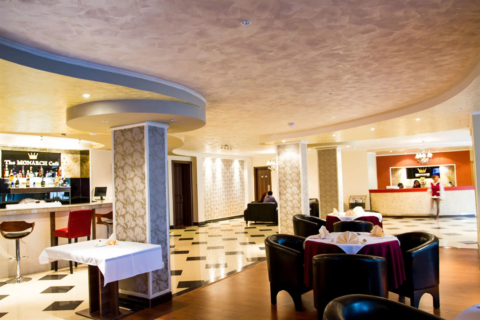 Monarch Parkview Hotel