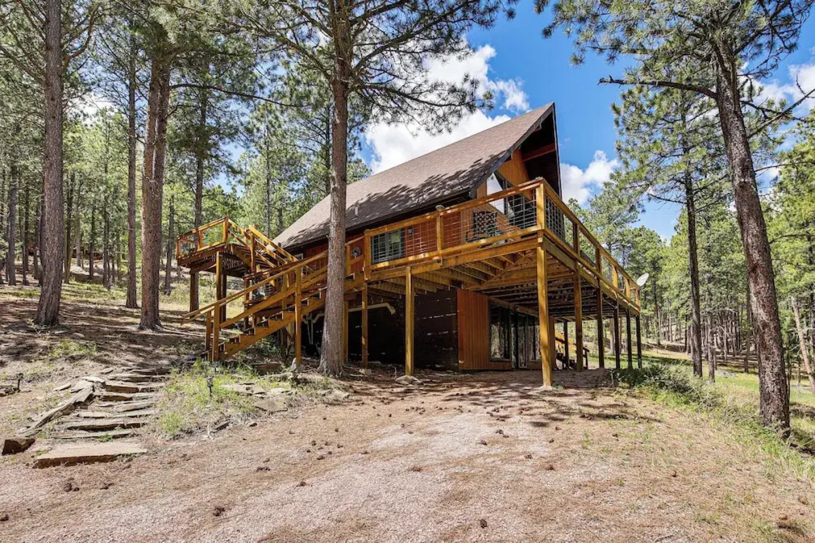 Modern Black Hills Cabin w/ Loft & Wraparound Deck