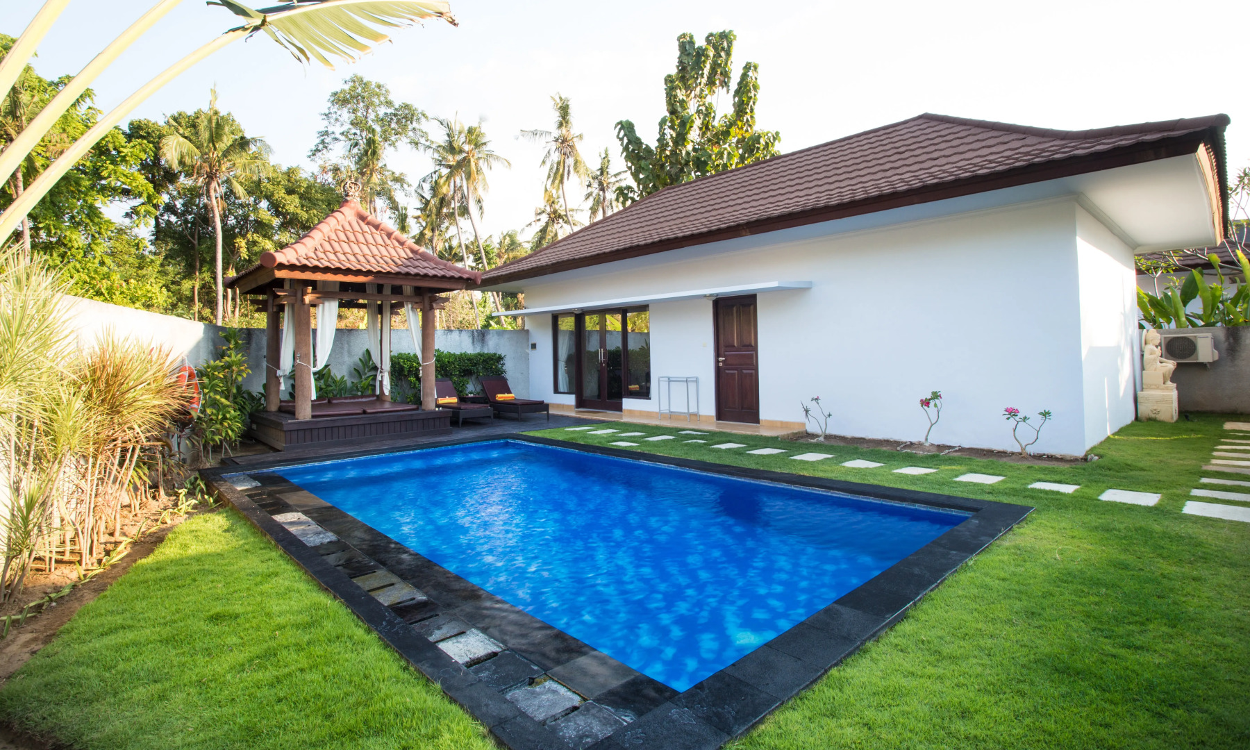 Puri Saron Baruna Beach Cottages