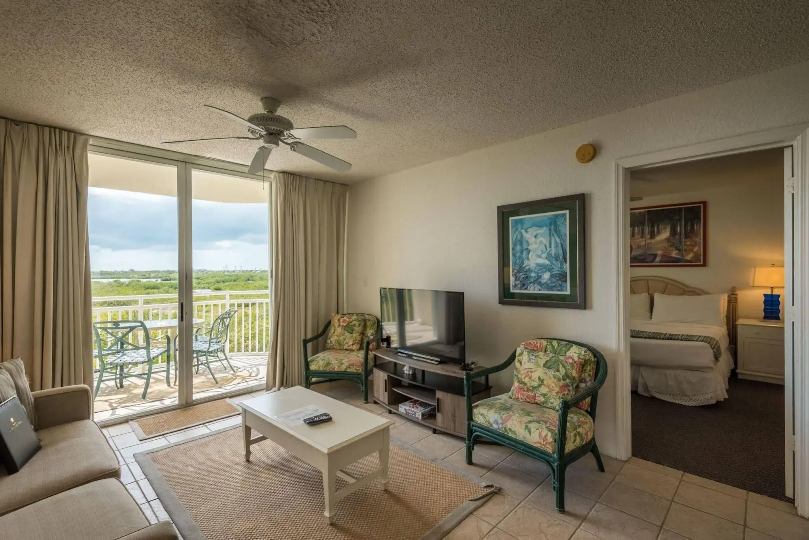 Sunrise Suites Resort