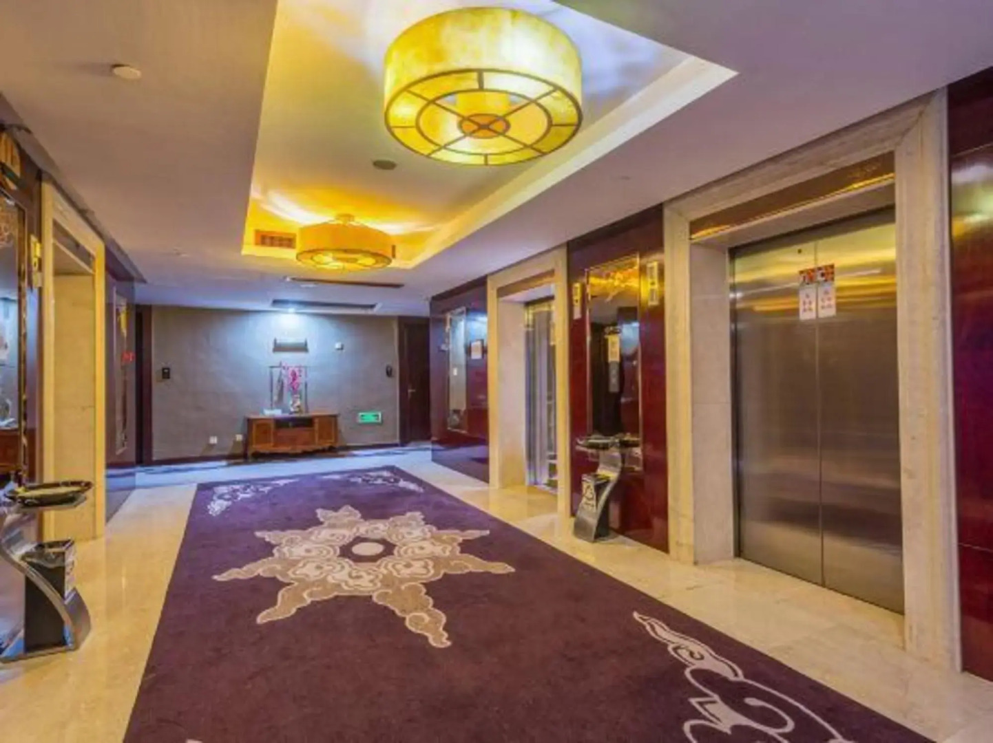 Long You West Lake Hillview International Hotel