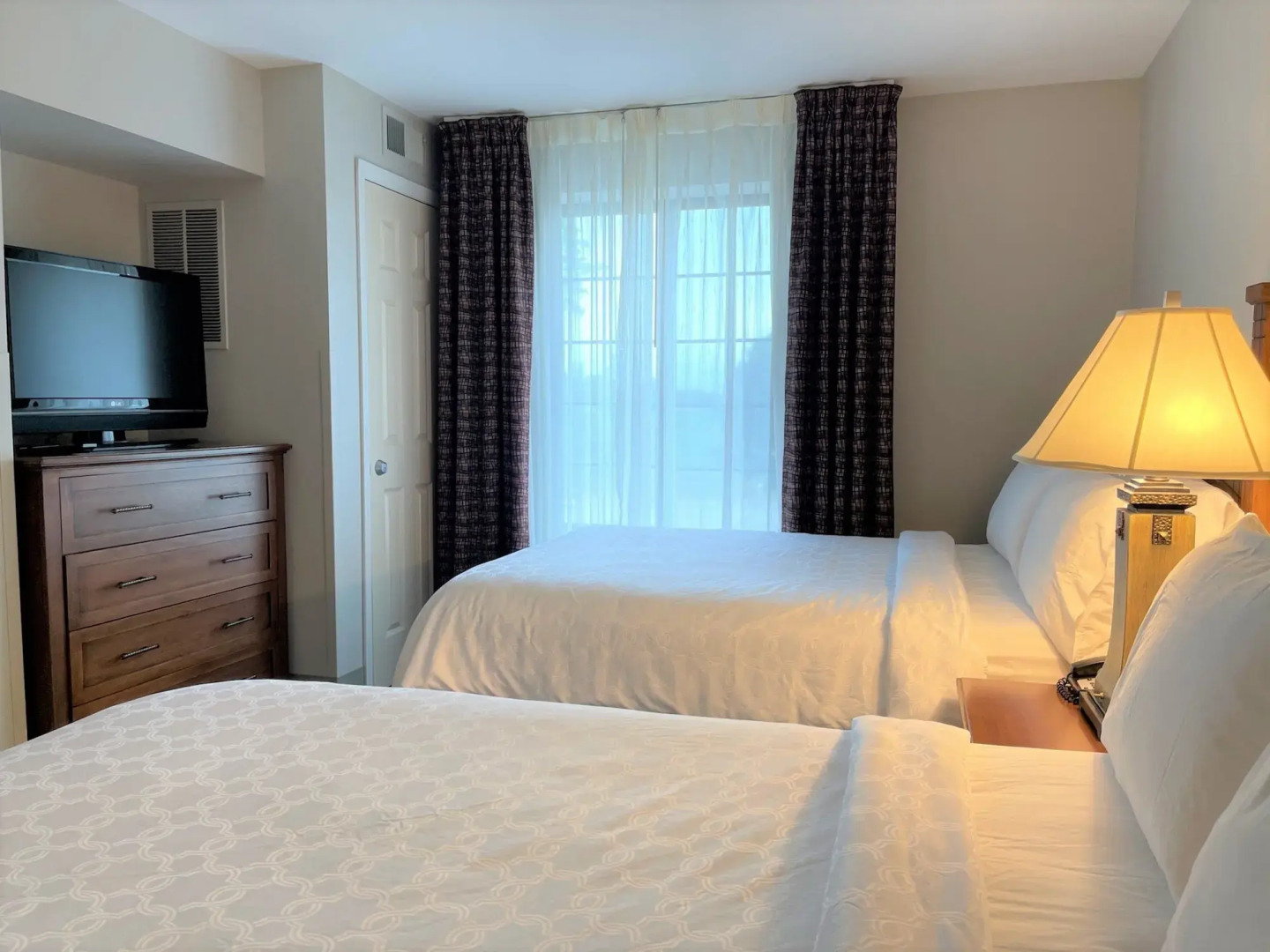 Staybridge Suites Milwaukee West-Oconomowoc by IHG