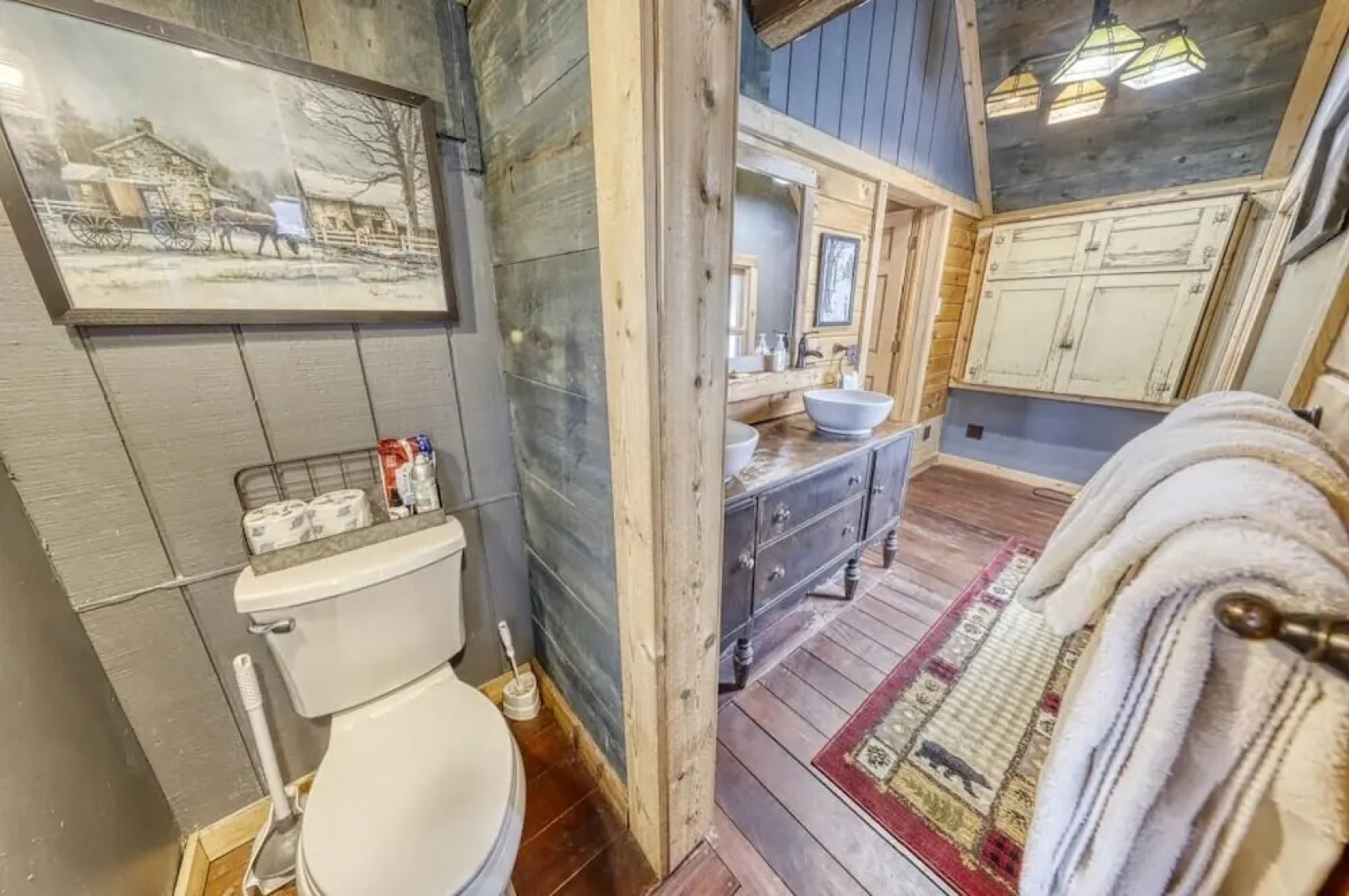 Smokey Valley Lodge 2 Bedroom Home by Redawning